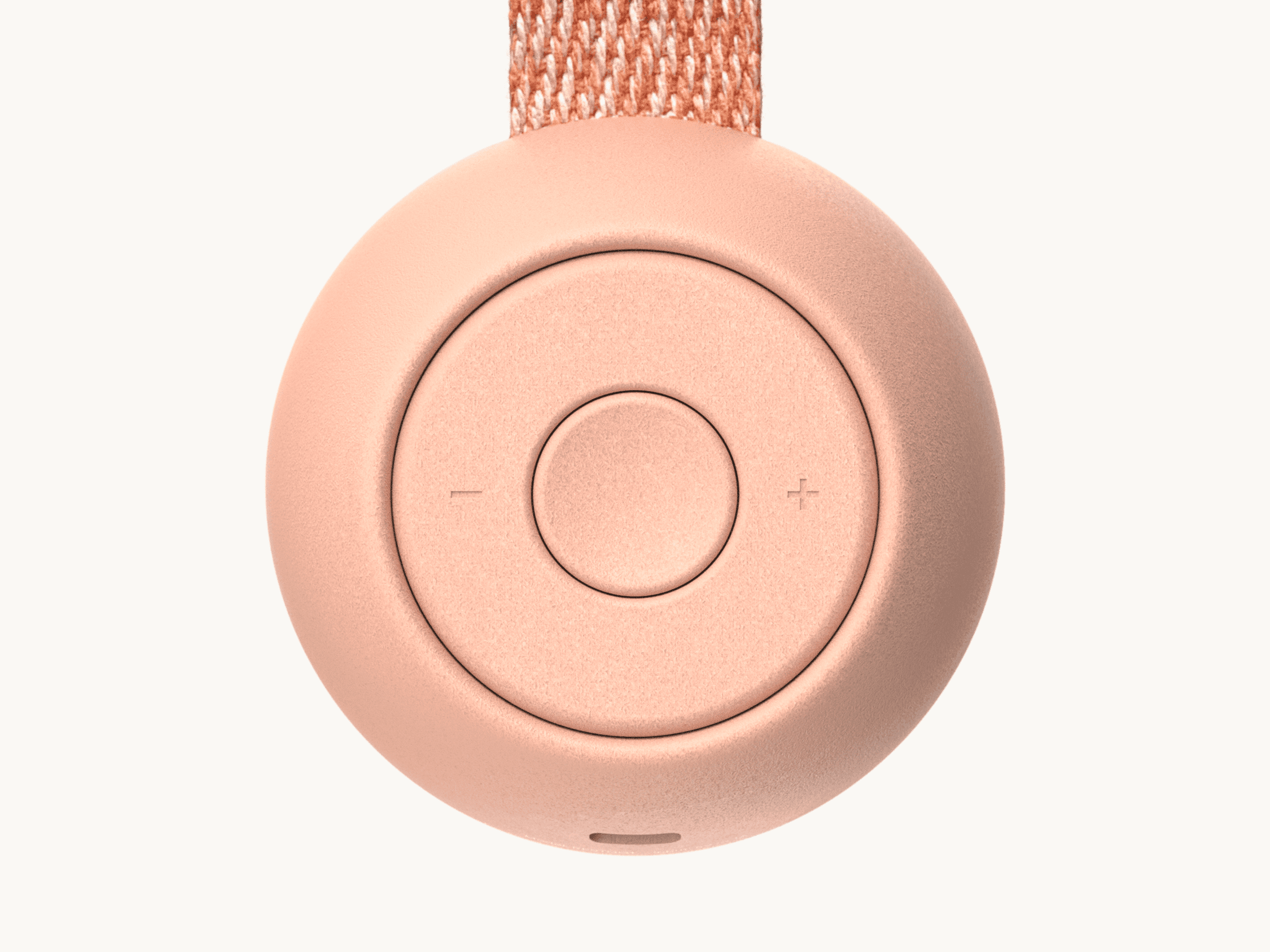 Closeup of back buttons on Hatch Go peach colorway