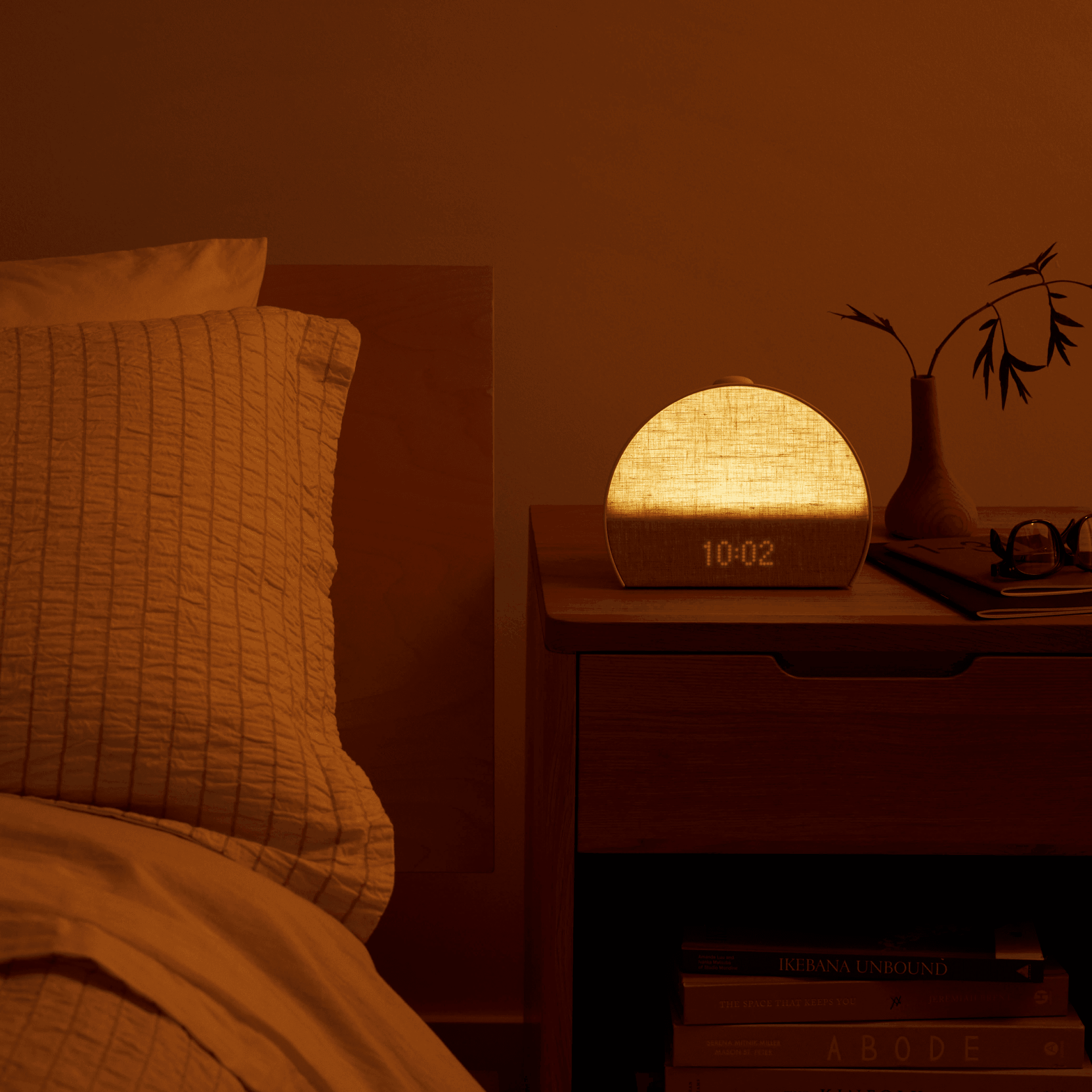 Outsmart the Dark: How Smart Lights Help Regulate Your Sleep in Fall